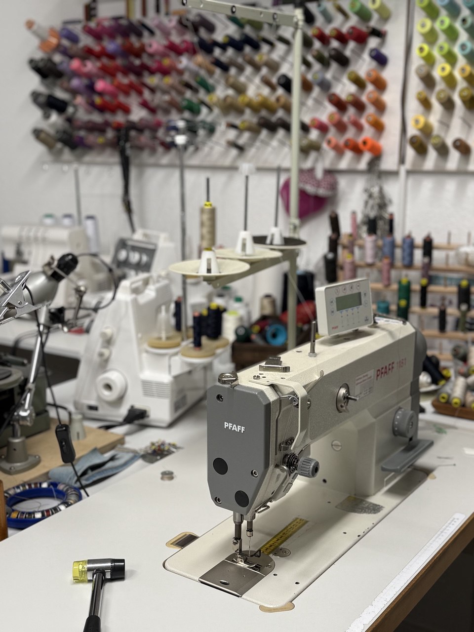 Unsere Werkstatt mit traditionellen Werkzeugen